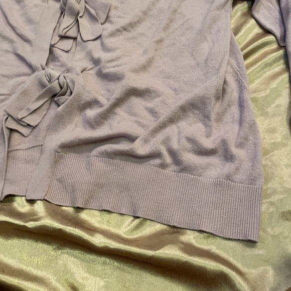 Lavender back bow tie sweater - Picture 5 of 6